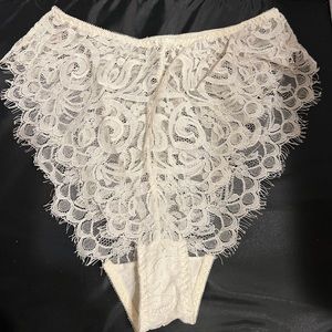 ♥️… Dior lace Vintage Panties white with good elastic waist